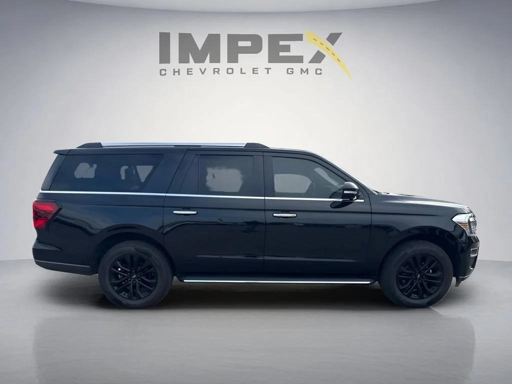 Used 2022  Ford Limited image 6
