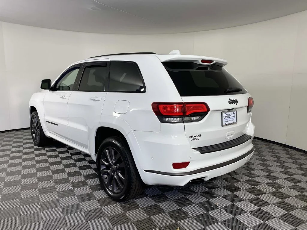 Used 2019 Bright White Clearcoat Jeep High Altitude image 6