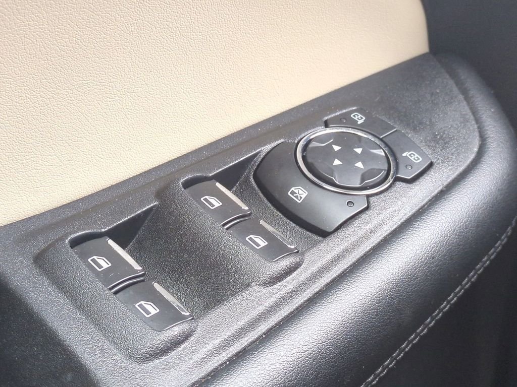 2021 Ford Edge SE - Photo 29