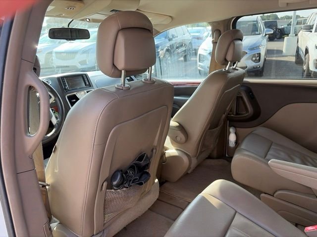 Used 2015 White Chrysler Touring image 23