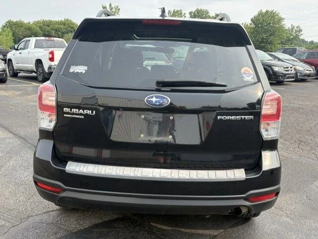 Used 2018 Crystal Black Silica Subaru Premium image 11