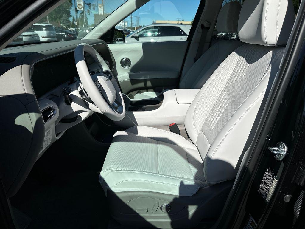New 2026 Black Hyundai SEL 7P image 12