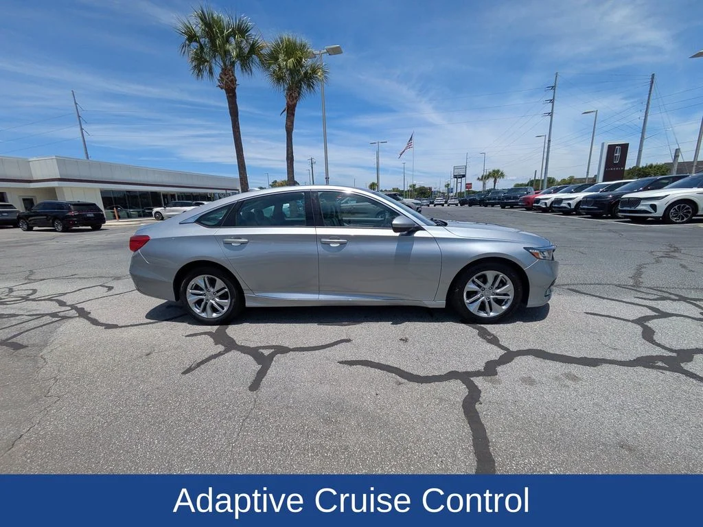 Certified Used 2019 Lunar Silver Metallic Honda LX image 3