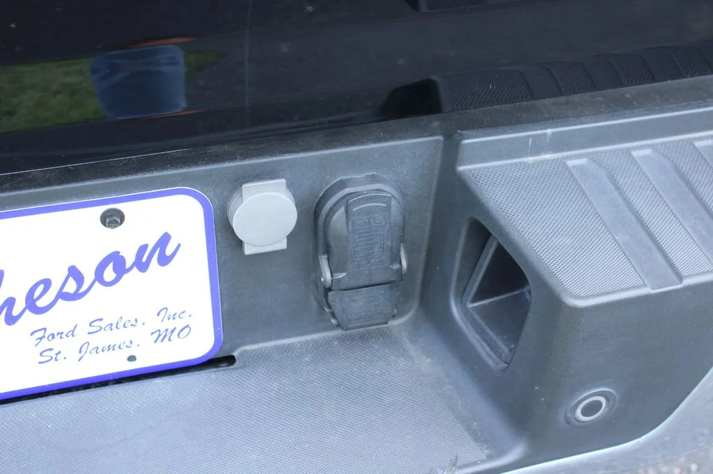 Used 2024 Black Metallic Ford XLT image 12