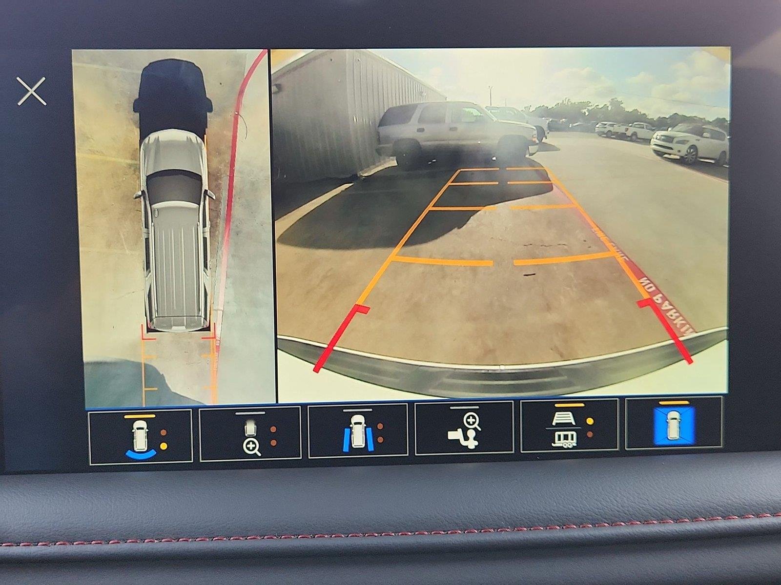 2024 Chevrolet Suburban RST - Photo 15