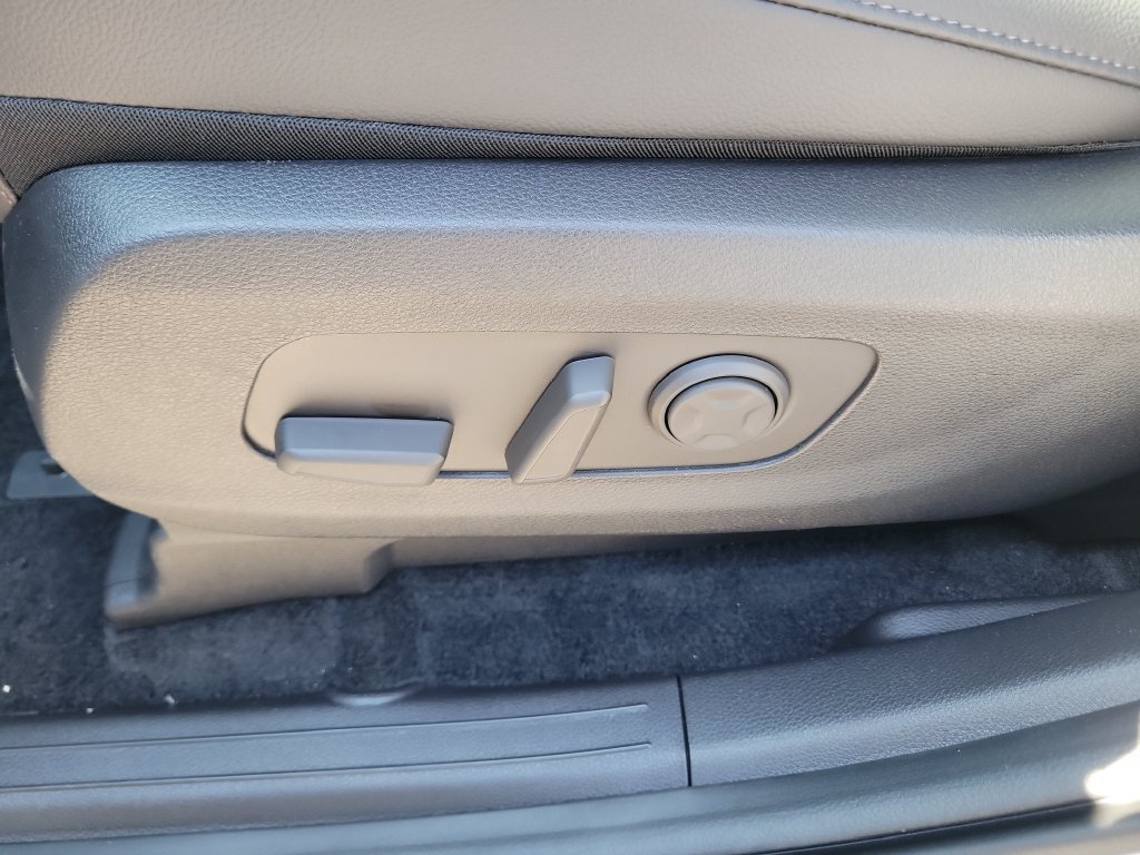 New 2026 Ivory Silver Kia SX Prestige image 25