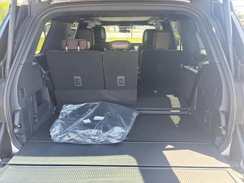 New 2026 Star White Metallic Tri-Coat Ford King Ranch® image 7