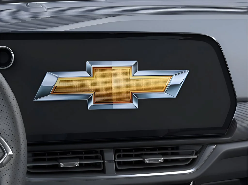 Used 2025 Summit White Chevrolet LT image 21