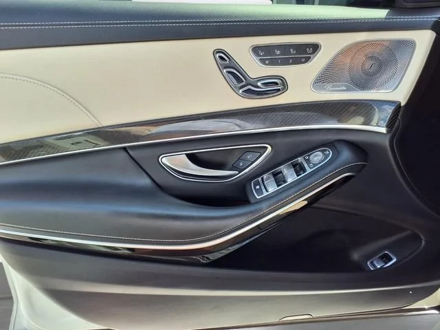 Used 2019 White Mercedes-Benz 4MATIC® image 15