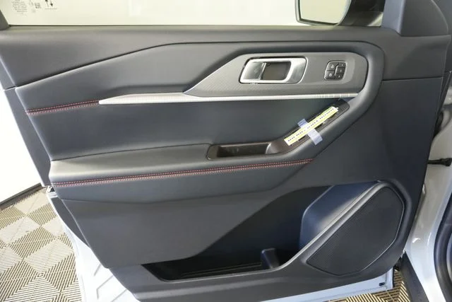 New 2027 Avalanche Gray Ford ST-Line image 29