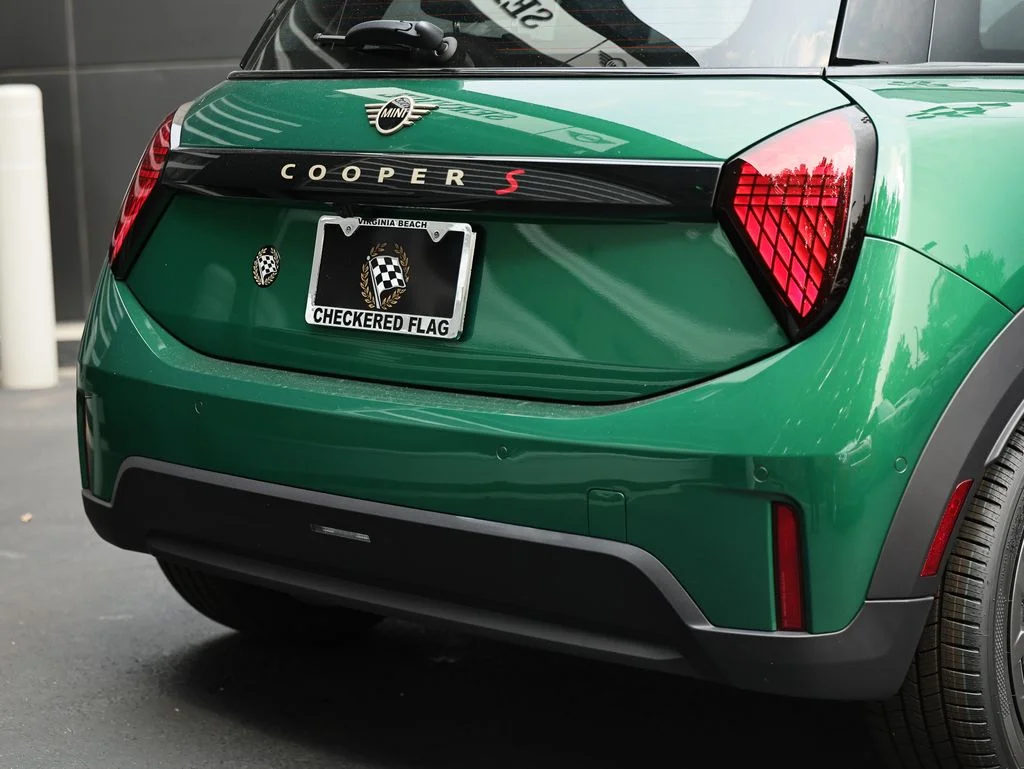 New 2026 British Racing Green MINI Signature Plus image 9
