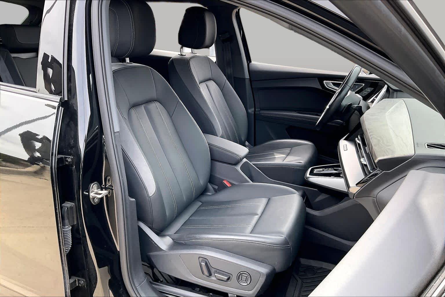 Used 2023 Mythos Black Metallic Audi Premium Plus image 8