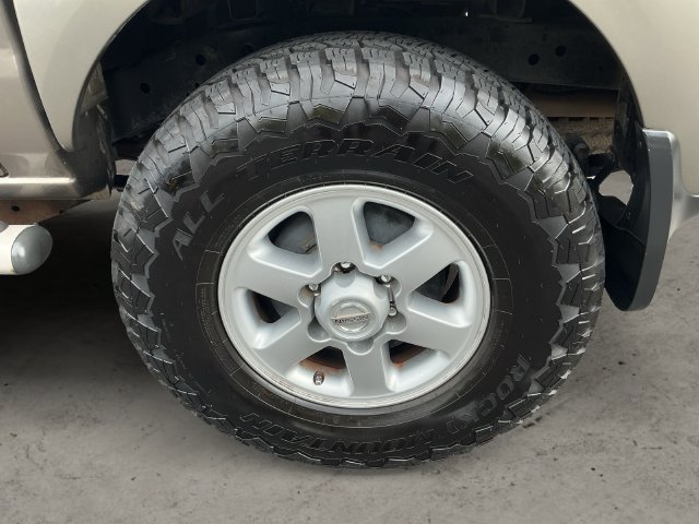 Used 2004  Nissan SC image 9