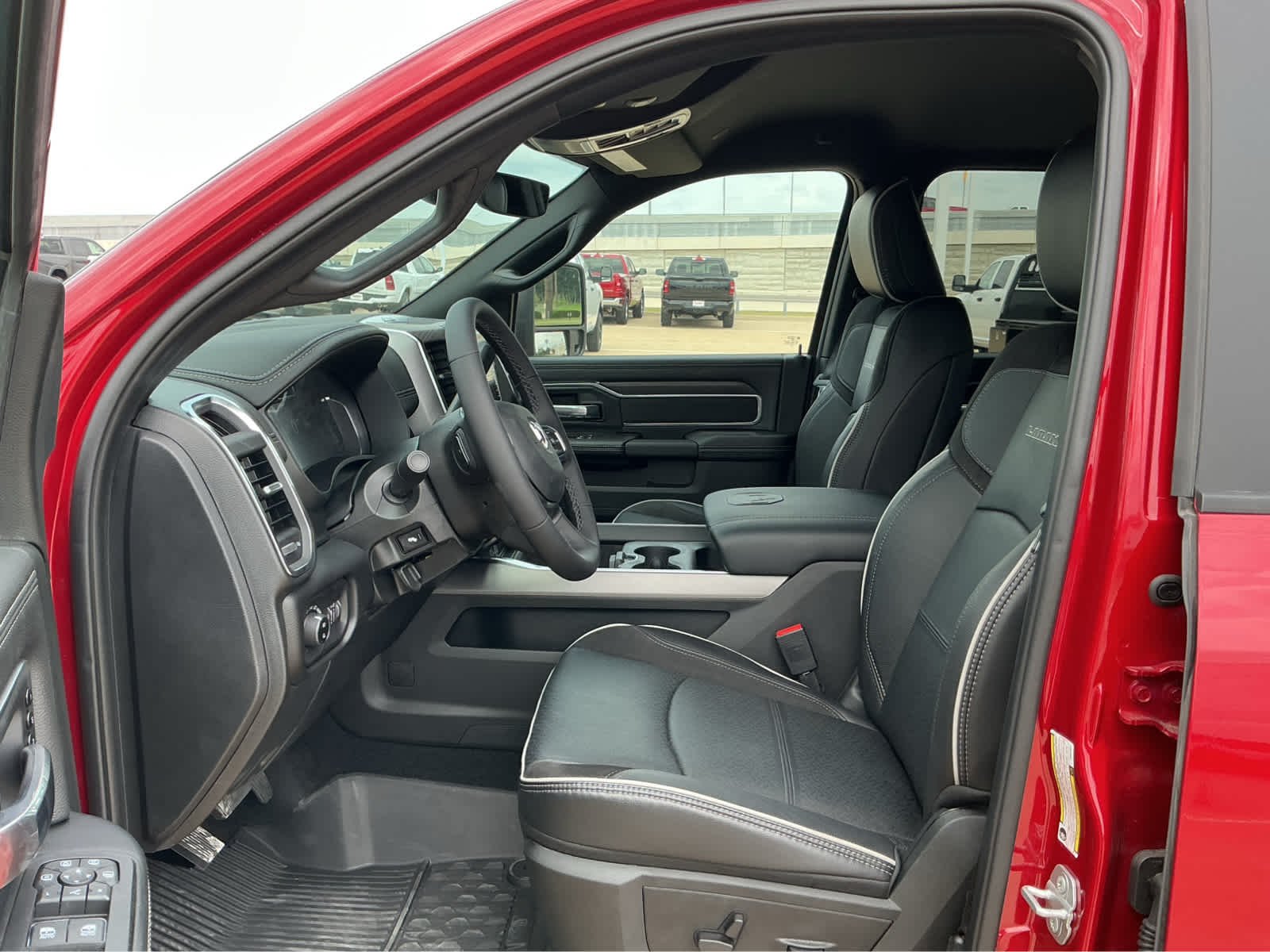 New 2026 Molten Red Pearl-Coat Exterior Paint RAM Laramie image 16