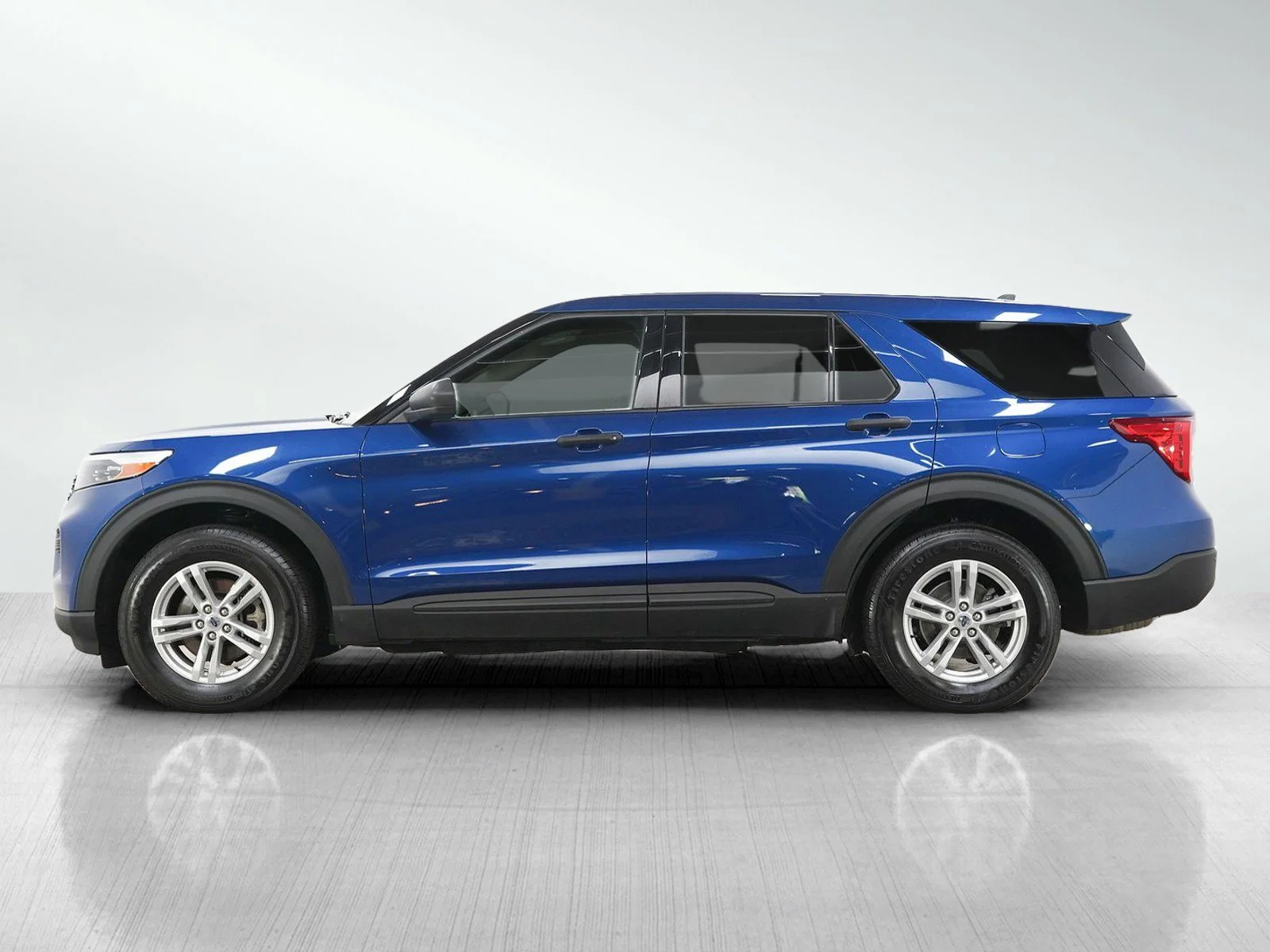Used 2023 Ford Explorer Base with VIN 1FMSK8BH9PGA34777 for sale in Wayzata, Minnesota