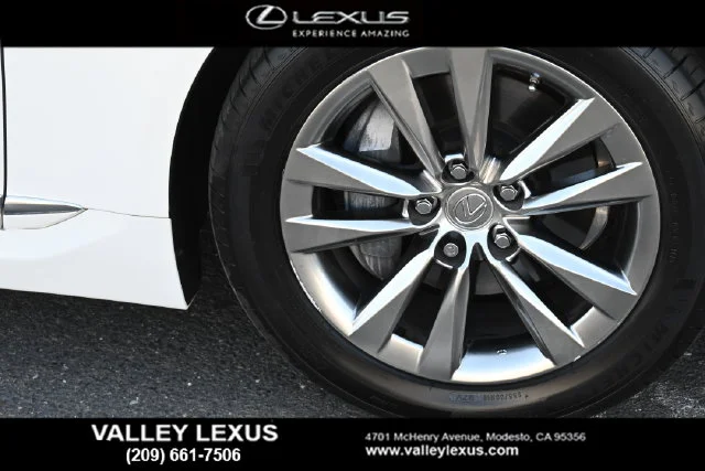 Used 2015  Lexus 460 image 22