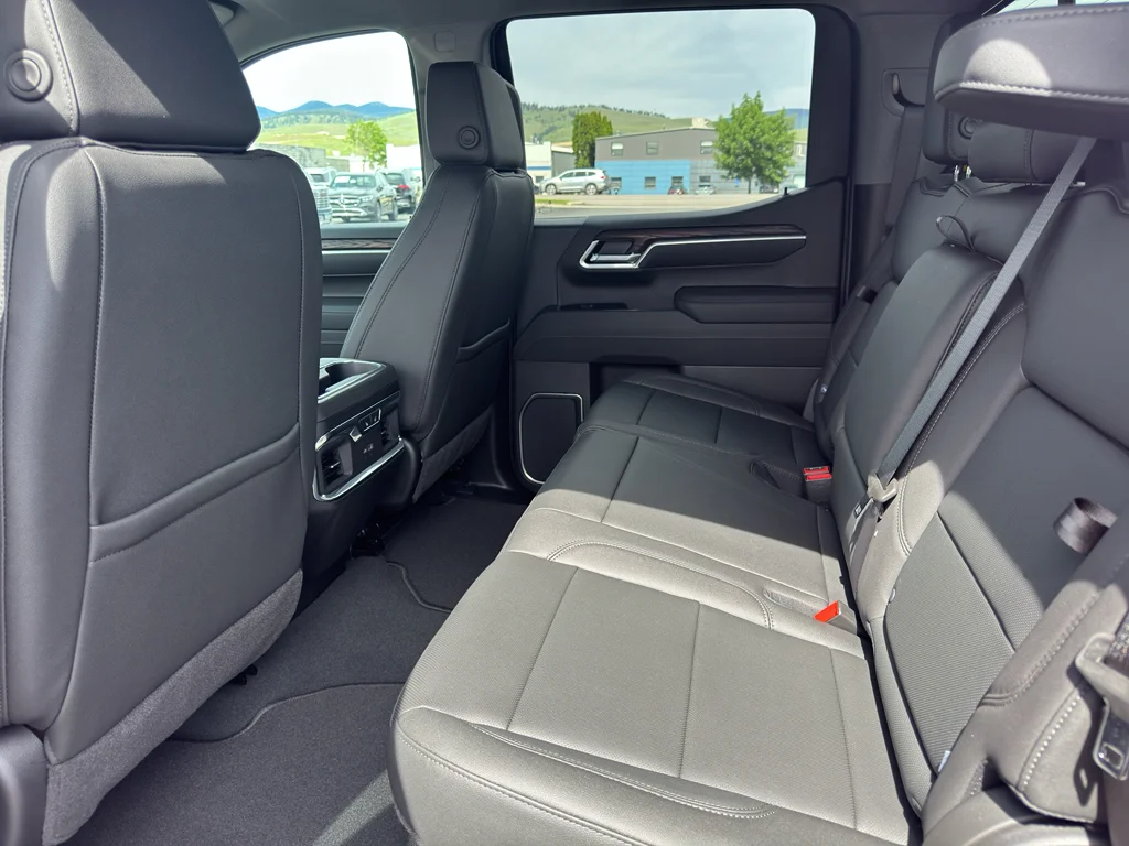 2026 GMC Sierra 1500 SLT - Photo 6