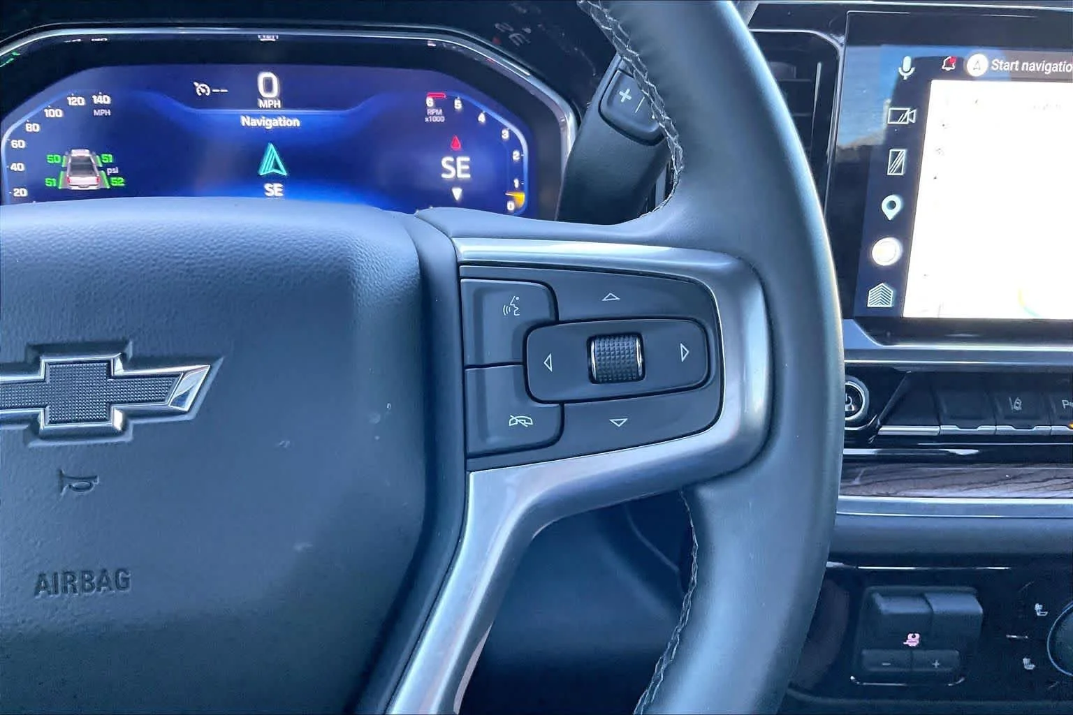 Used 2025 Summit White Chevrolet LT image 21