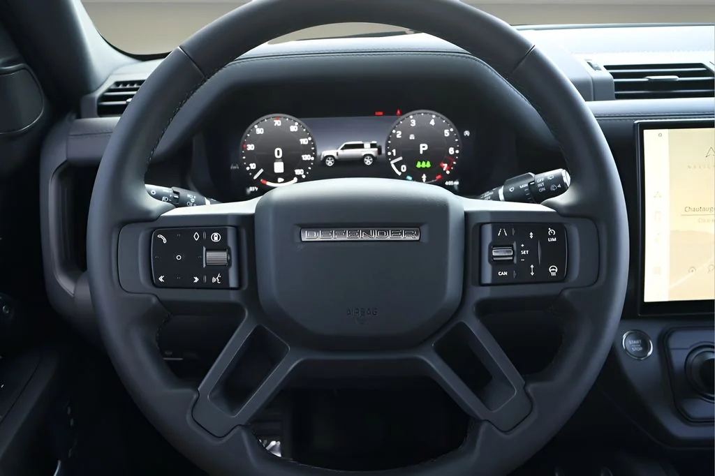 New 2026 Santorini Black Land Rover X-Dynamic SE image 19