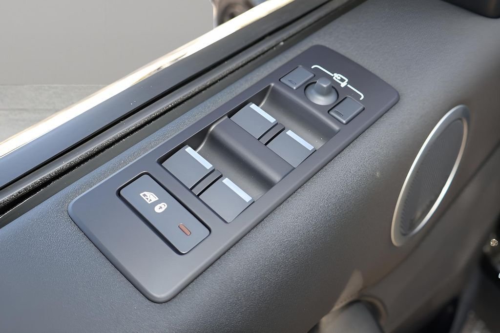 2026 Land Rover Discovery S - Photo 9
