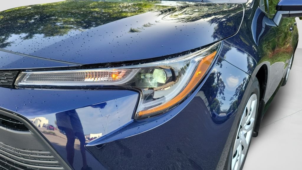 Certified Used 2025  Toyota LE image 9
