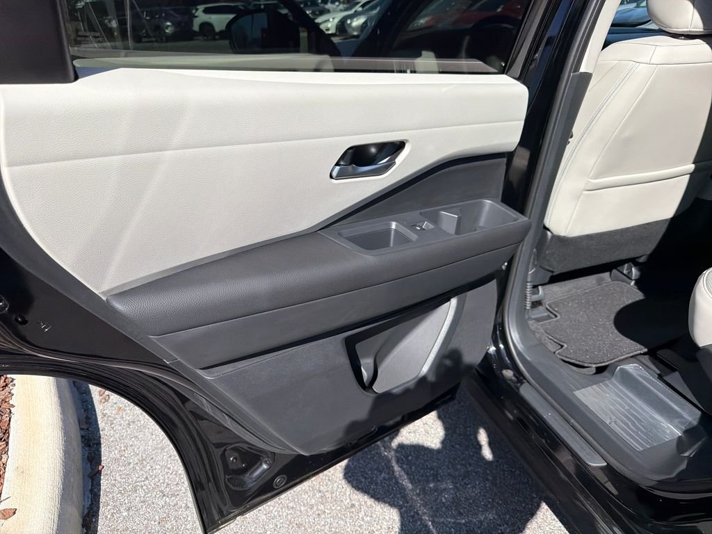 New 2026 Nissan Pathfinder SL 4D Sport Utility