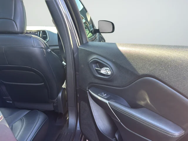 Used 2022 Gray Jeep Limited image 32