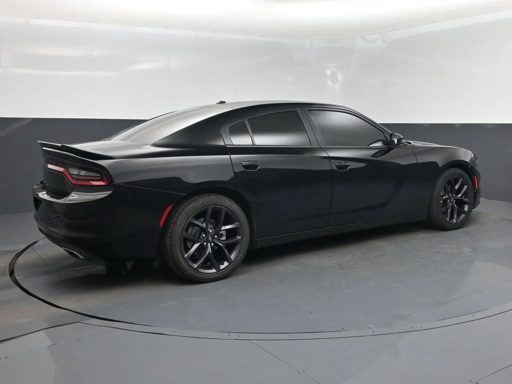 Used 2021 Black Dodge SXT image 3