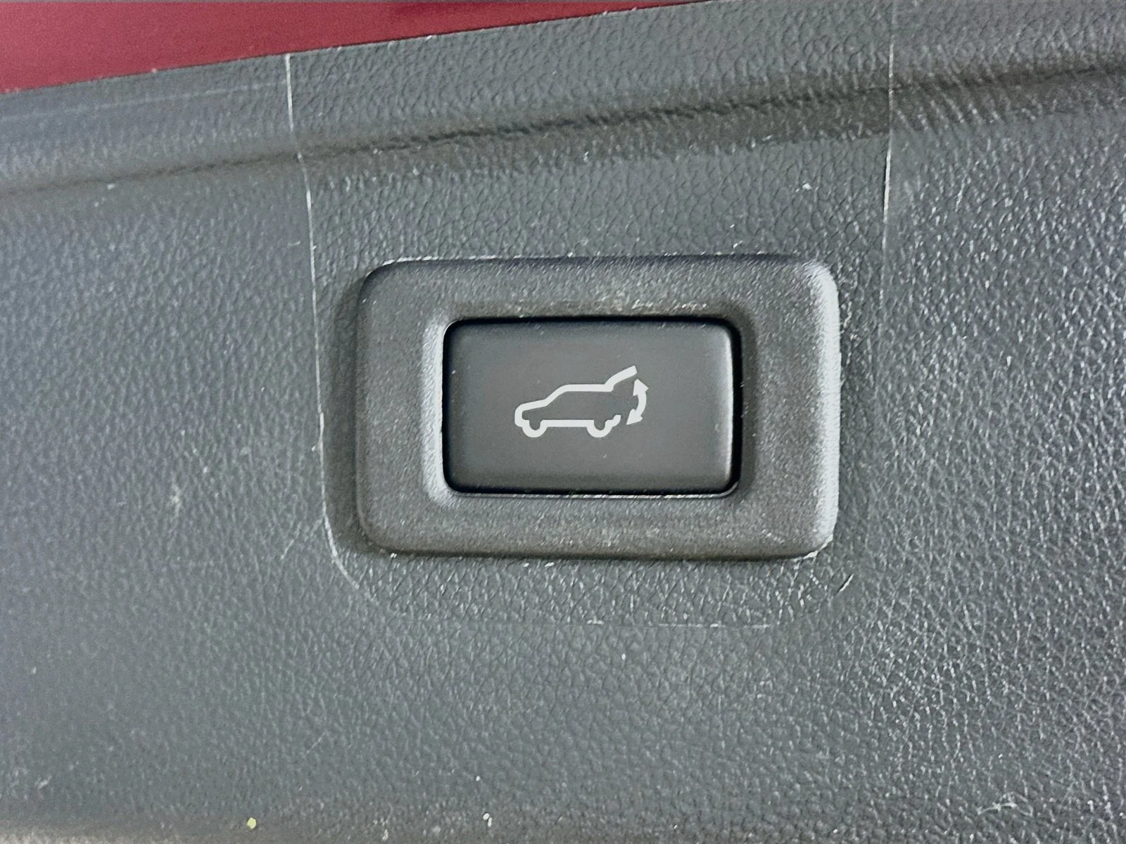 Used 2016 Red Subaru  image 40