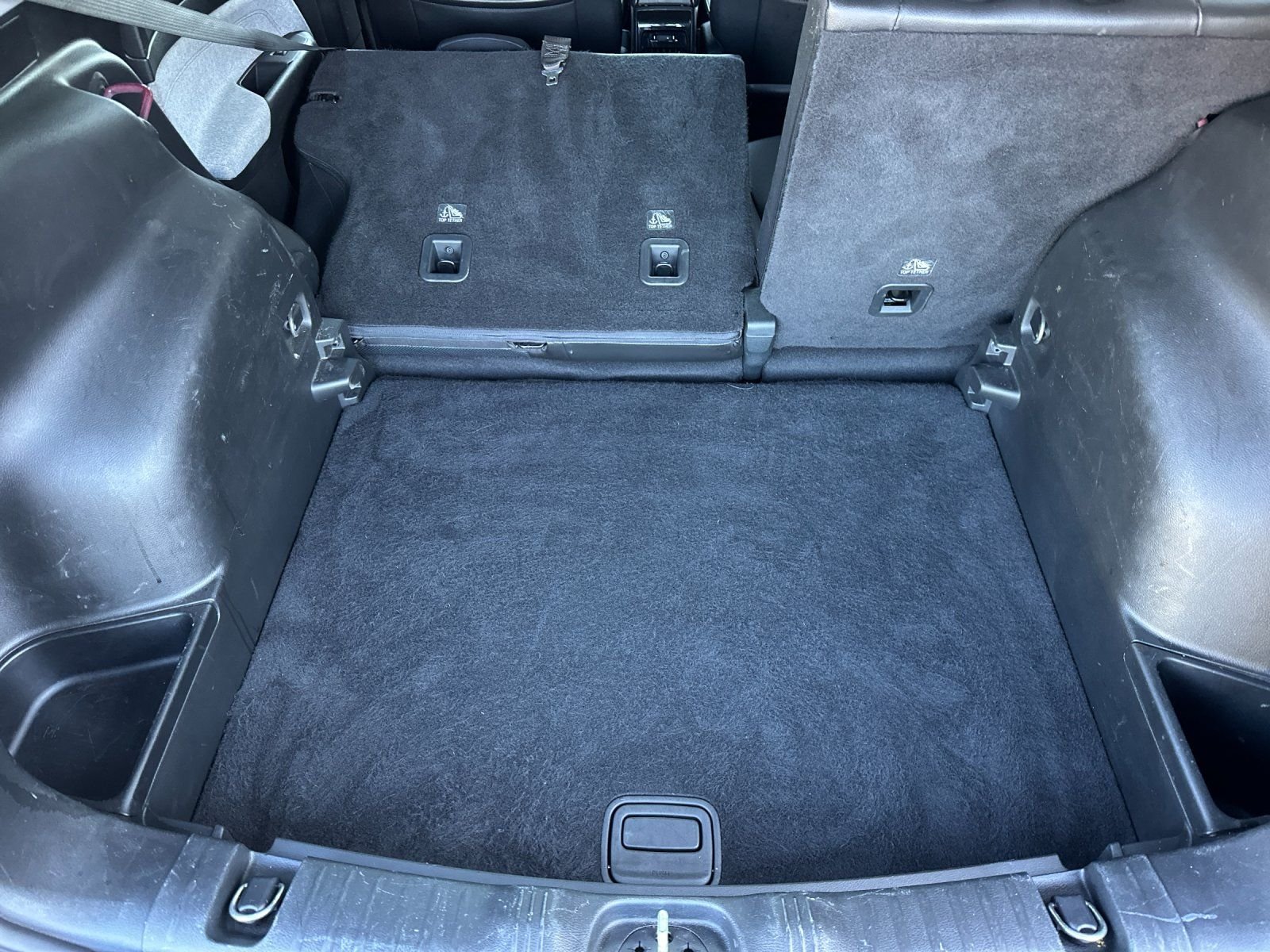 Used 2022 Red Jeep Latitude Lux image 15