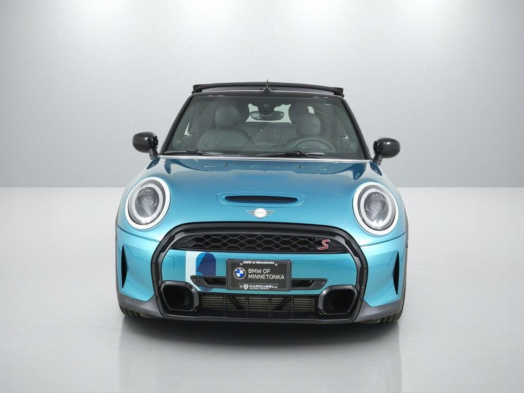 Used 2024  MINI Iconic image 3