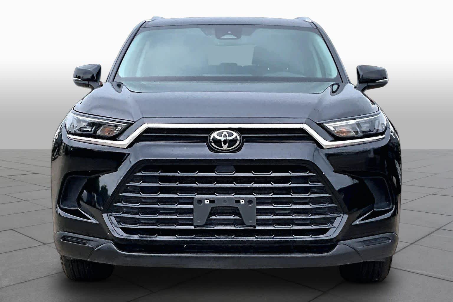 Used 2024 Midnight Black Metallic Toyota XLE image 4