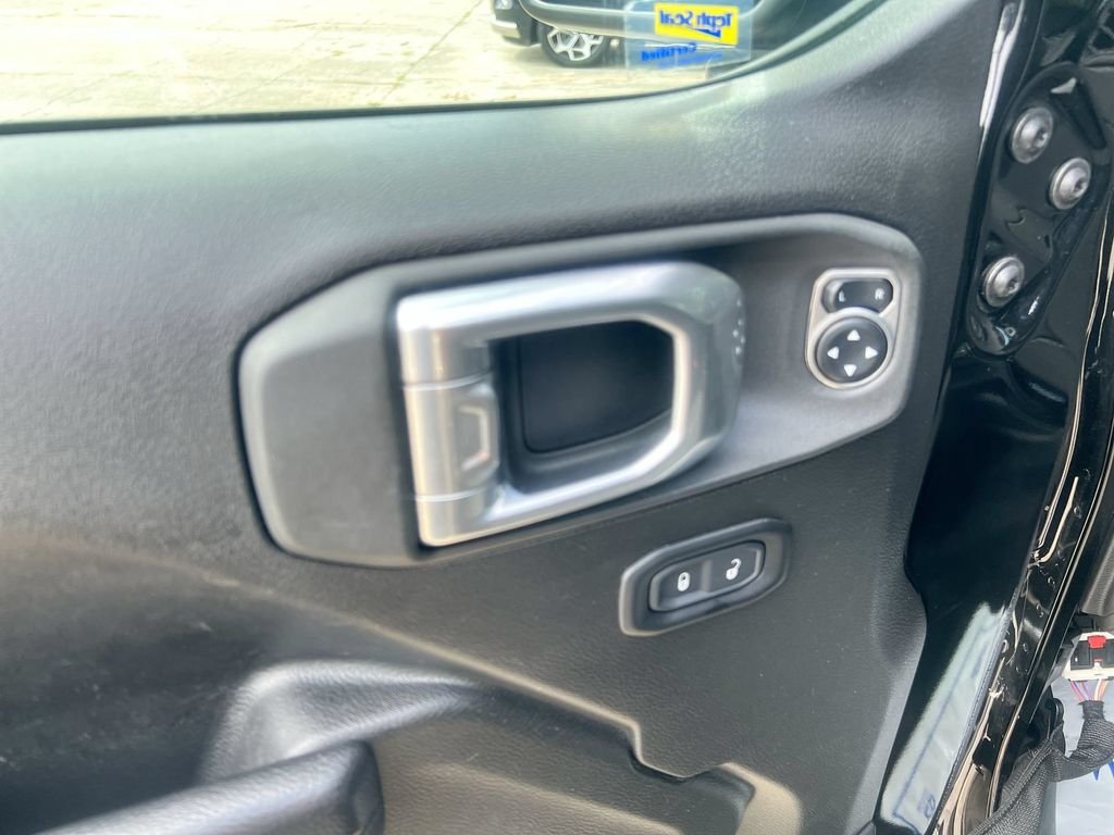 Used 2025 Black Jeep Rubicon image 14