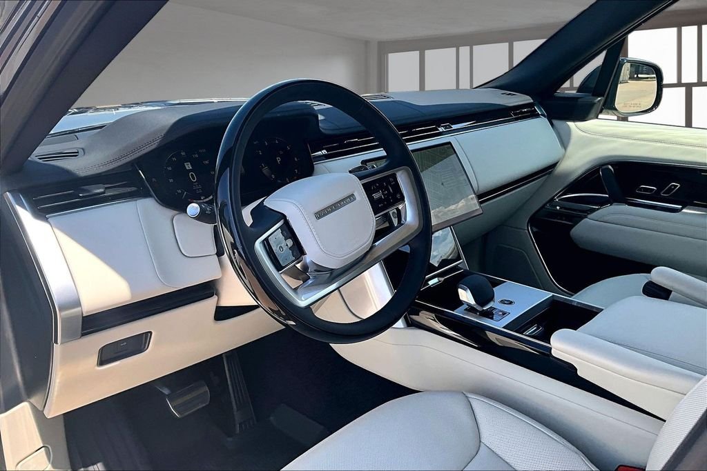New 2026 Varesine Blue Metallic Land Rover SE image 6
