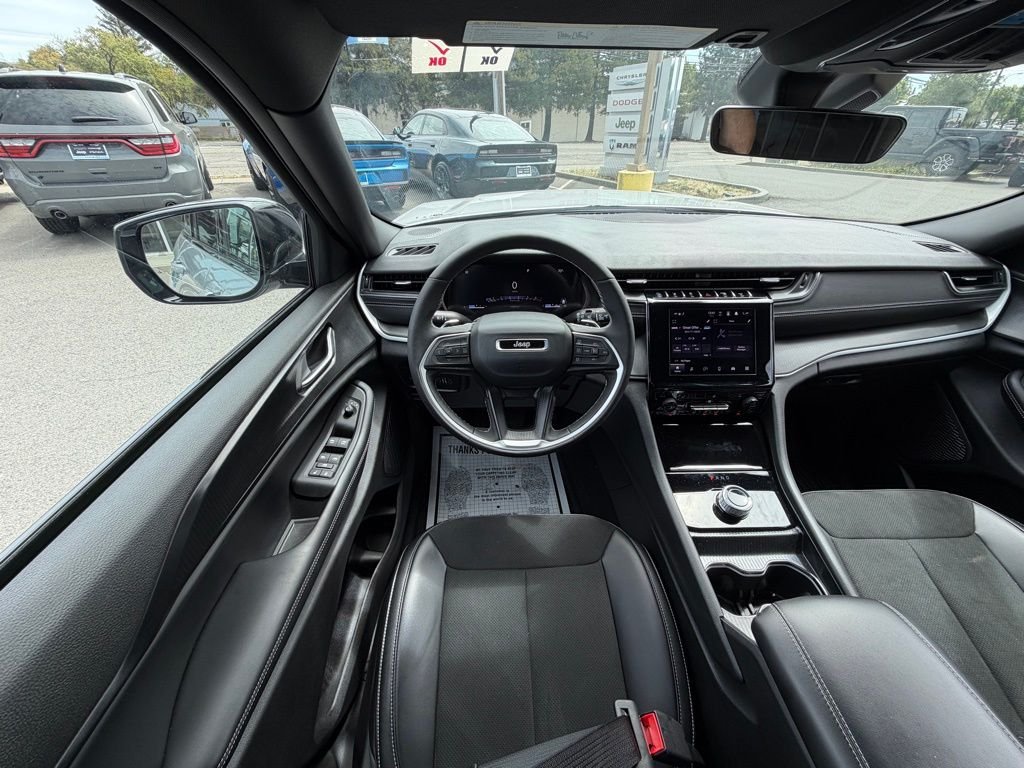 Used 2025 Silver Jeep Altitude X image 17