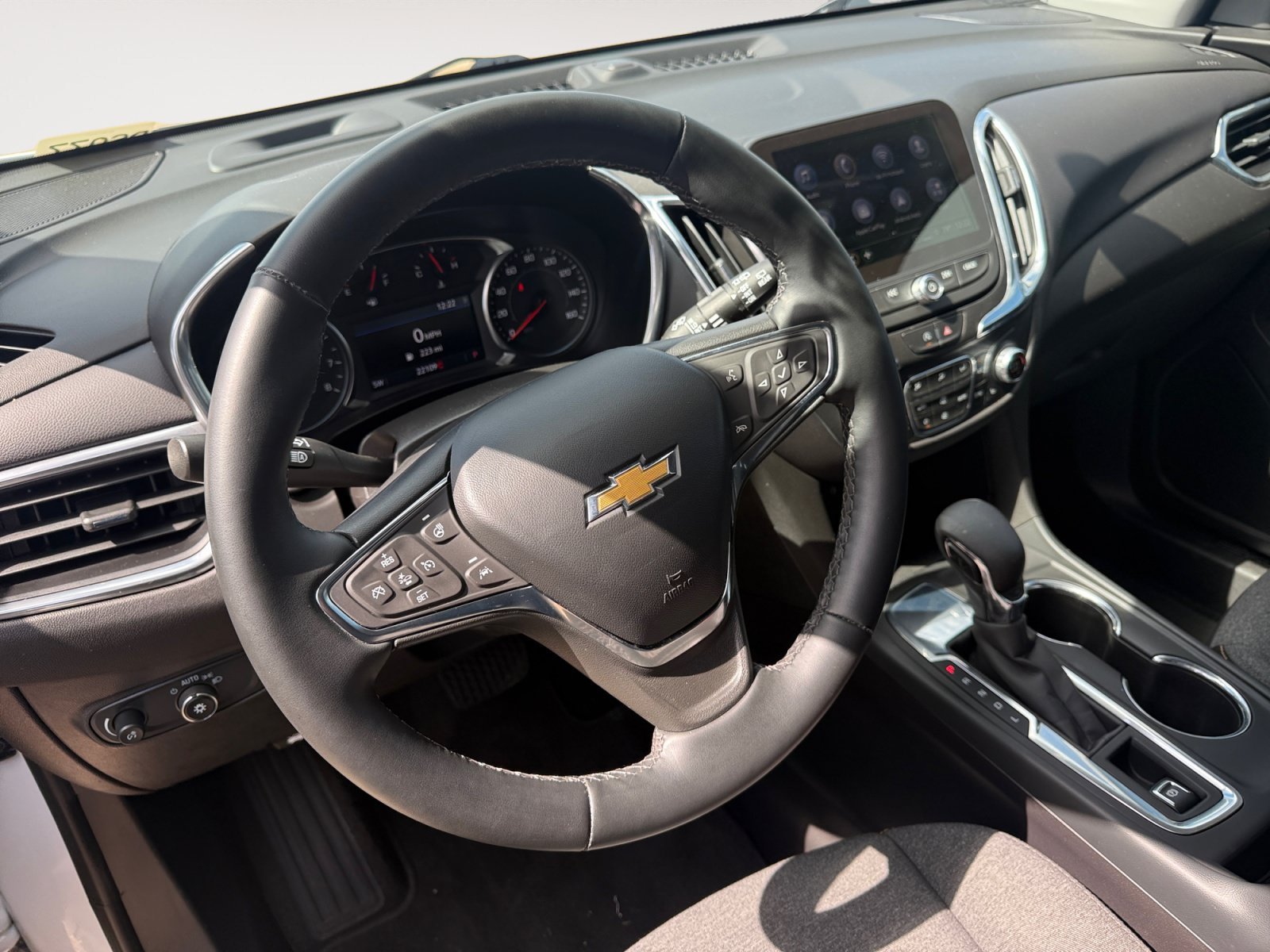 Used 2024 Summit White Chevrolet LT image 13