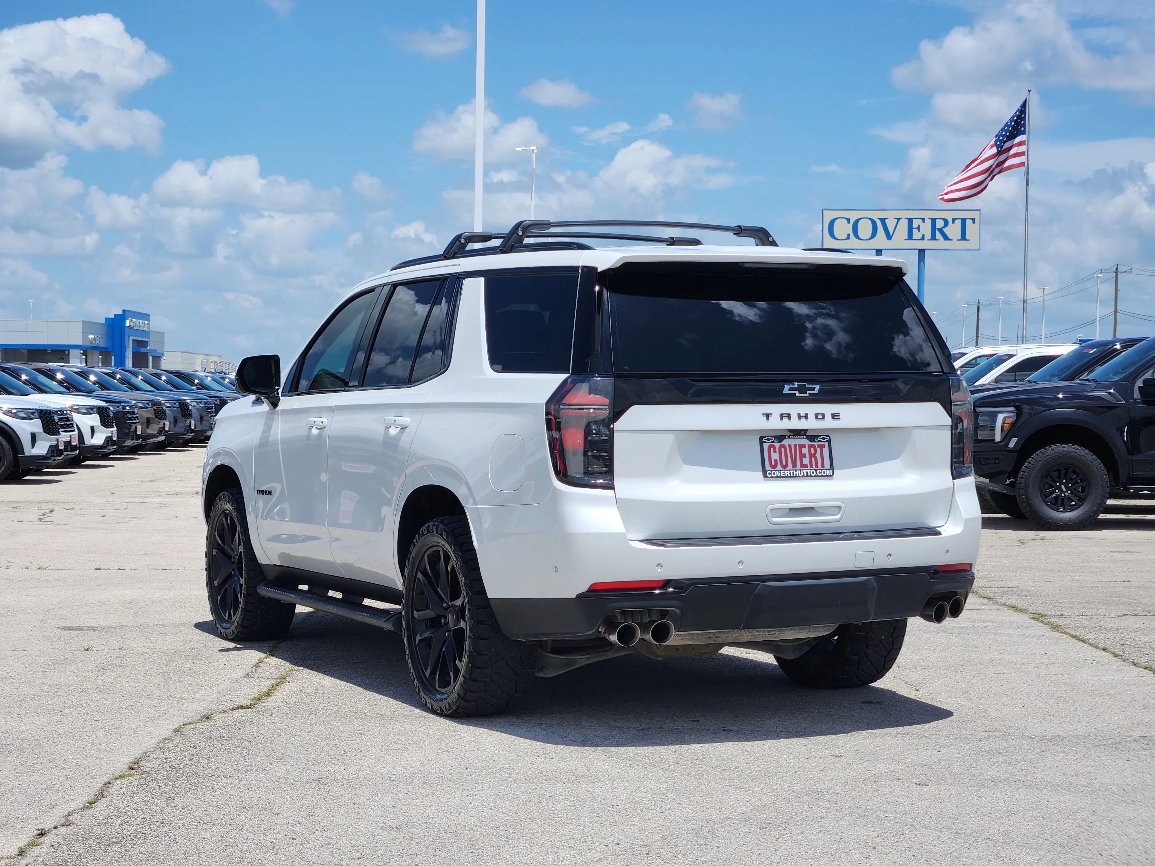Used 2025 Iridescent Pearl Tricoat Chevrolet Z71 image 5