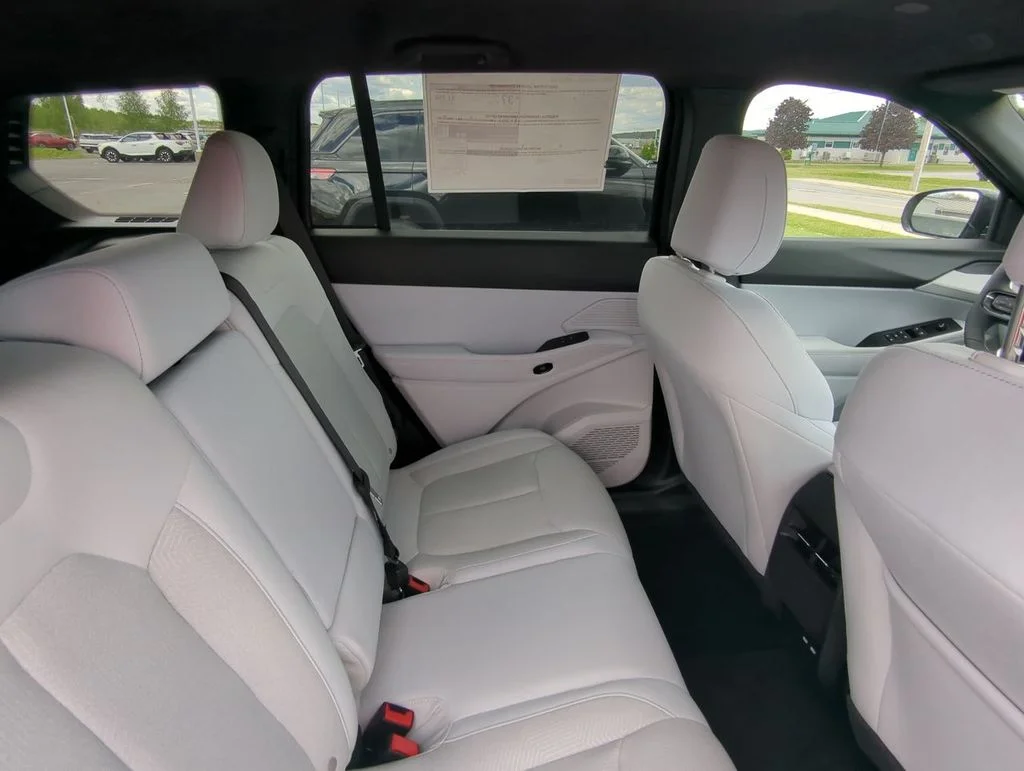 2026 Jeep Cherokee Laredo - Photo 15