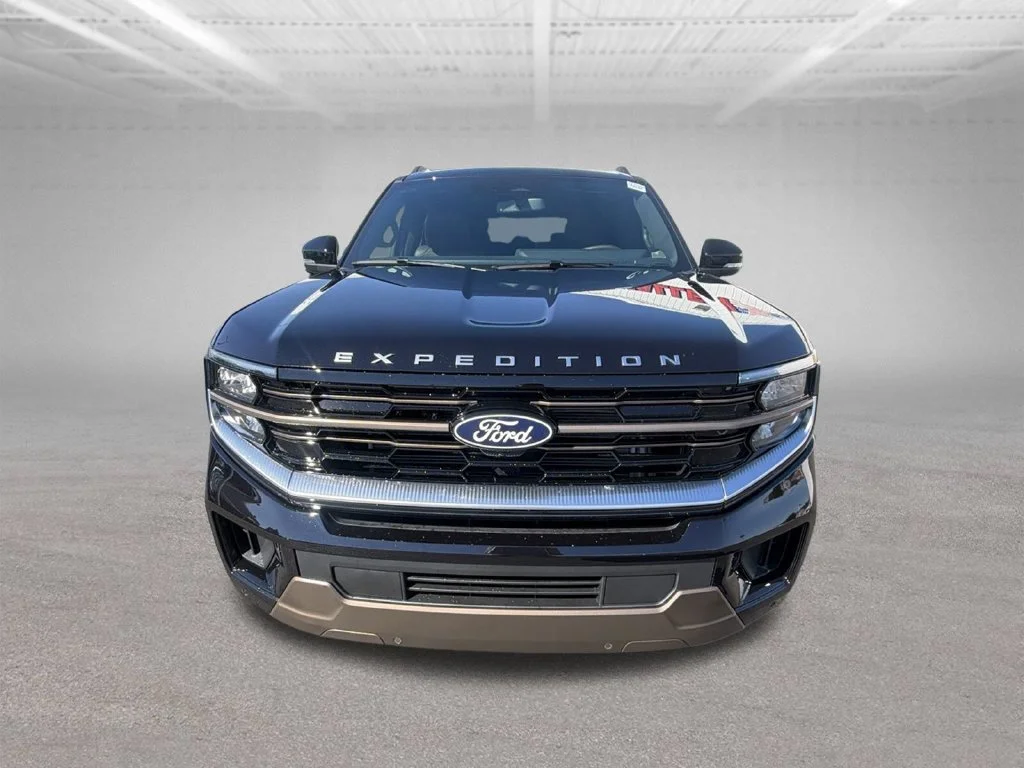 New 2027 Agate Black Metallic Ford MAX King Ranch® image 11