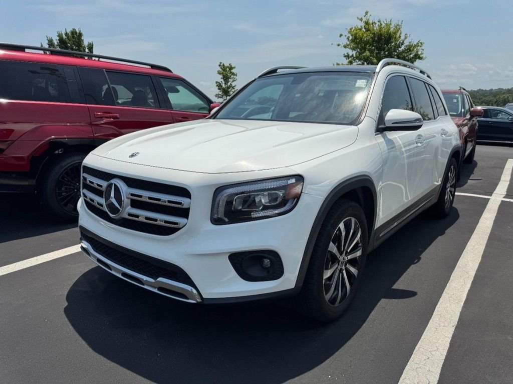 Used 2022  Mercedes-Benz GLB 250 image 3