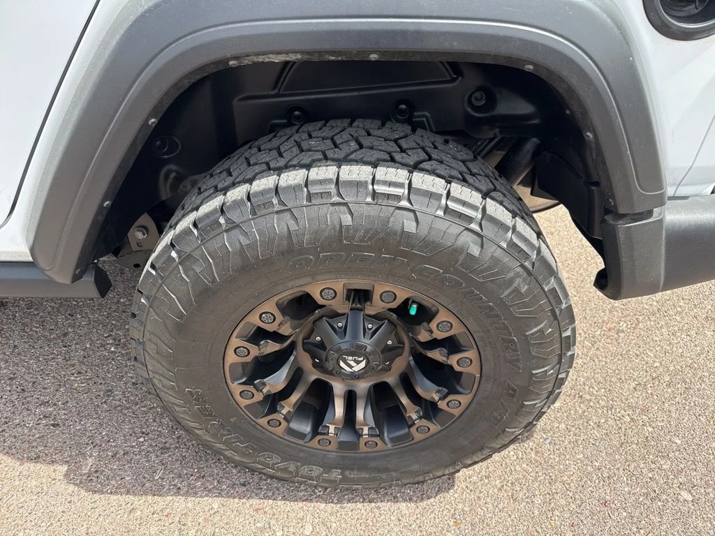 Used 2022 White Jeep Unlimited Willys image 13