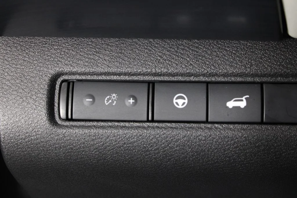 2025 Nissan Pathfinder SL - Photo 25