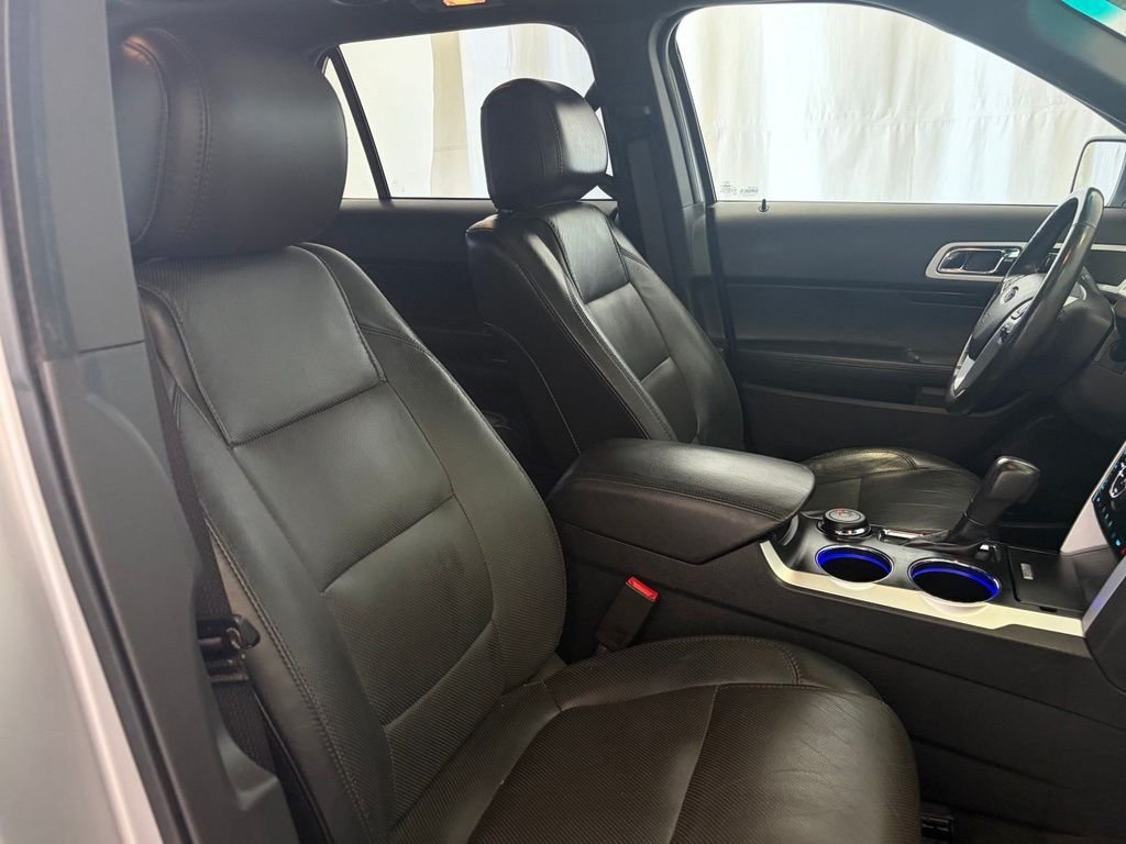Used 2014 Ingot Silver Ford Limited image 17