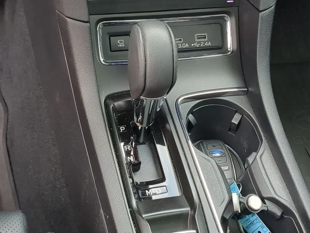 Used 2025 Black Subaru Onyx Edition Touring image 28