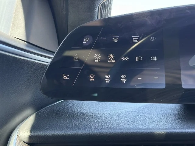 Used 2025 Black Lucid Touring image 34