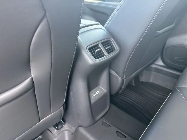 Used 2023 Black Buick Essence image 24