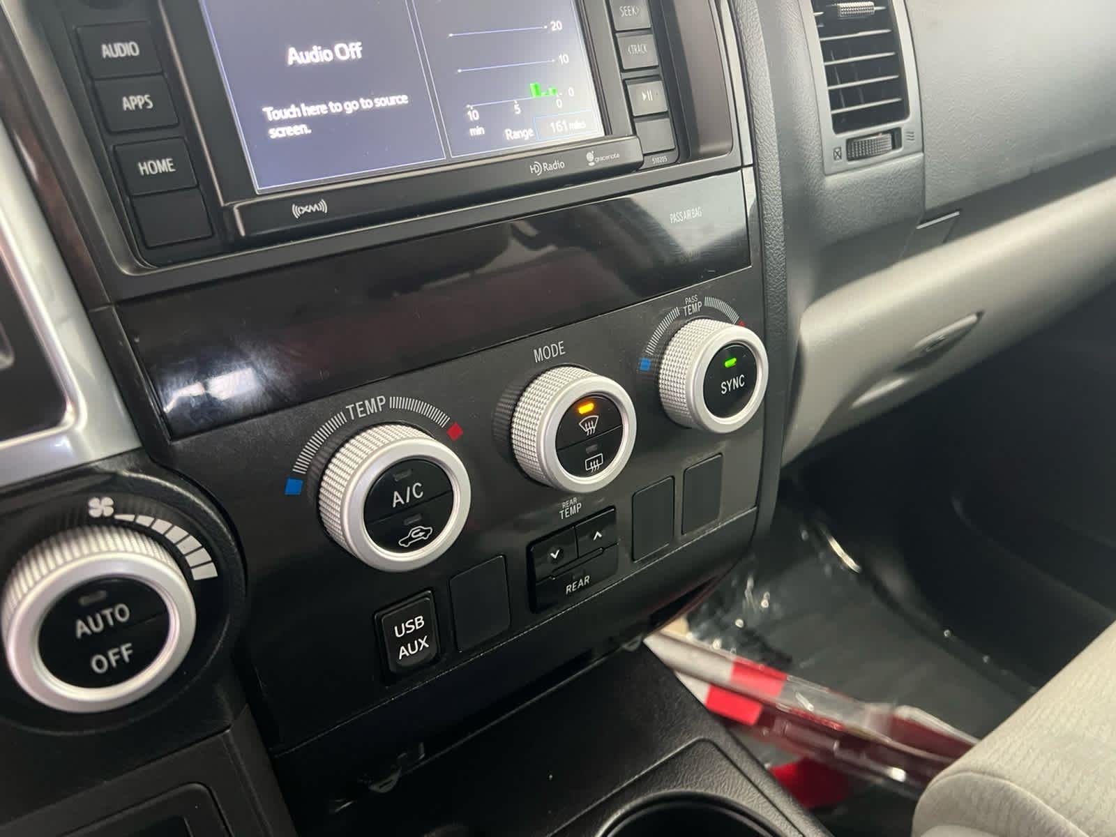 Used 2018 Super White Toyota SR5 image 18