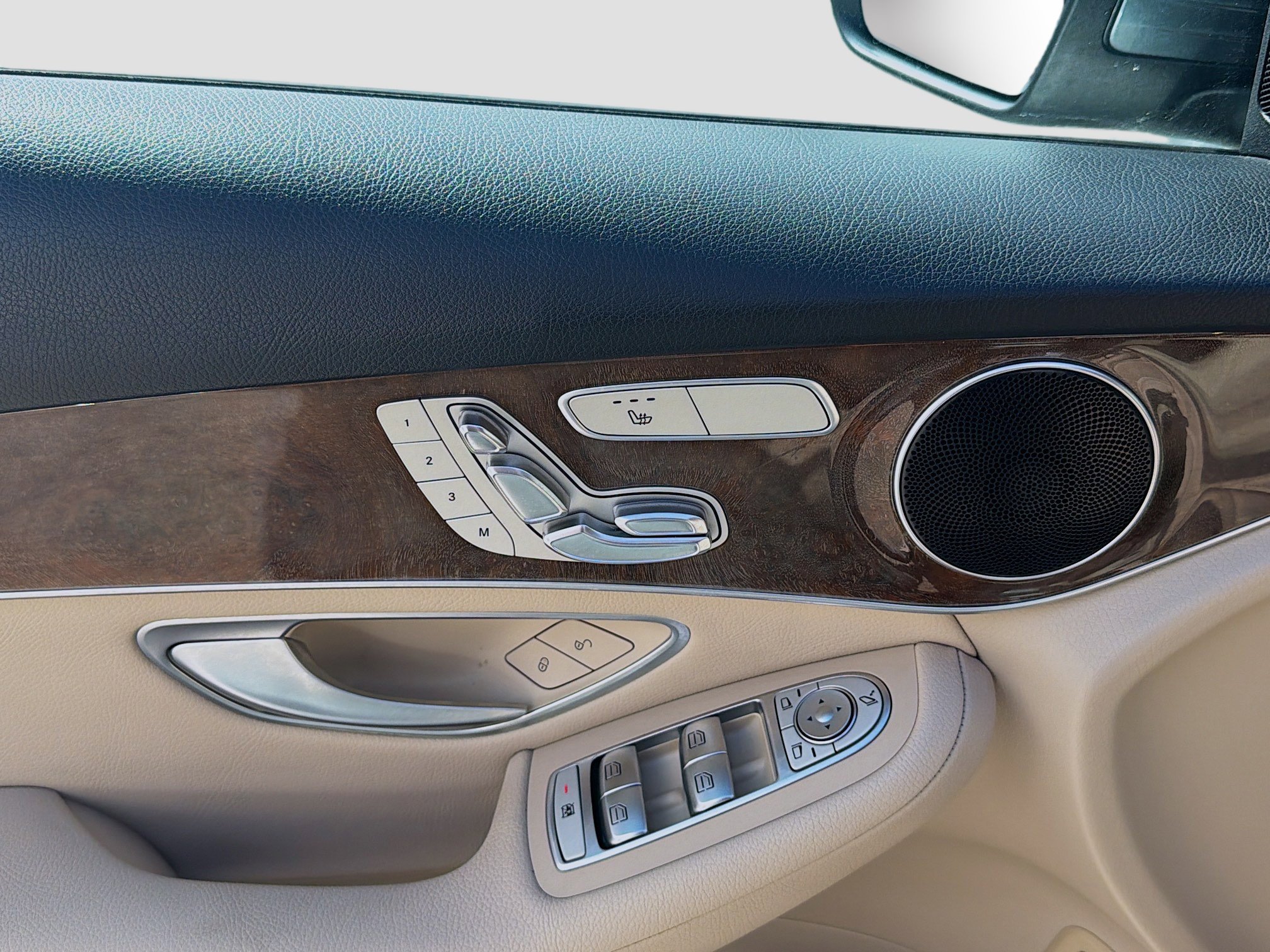 Used 2019 Selenite Gray Metallic Mercedes-Benz GLC 300 image 15