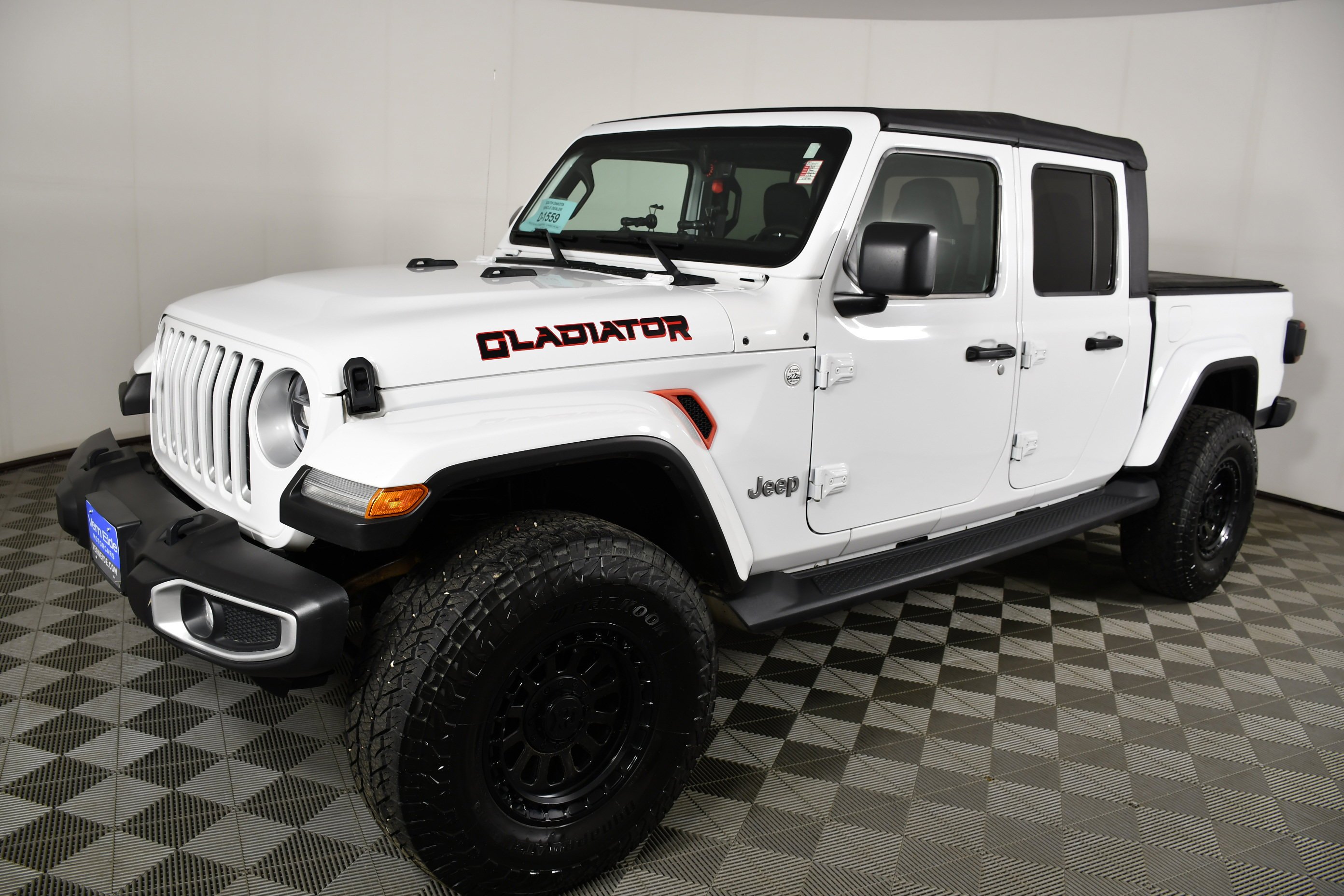 Used 2021 Bright White Clearcoat Jeep Overland image 10