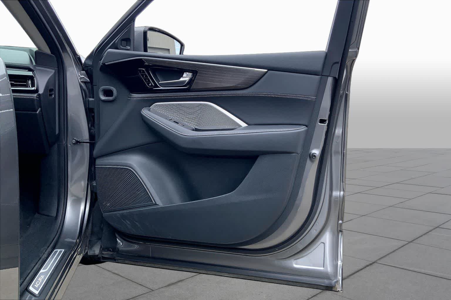 Used 2023 Liquid Carbon Metallic Acura w/Advance Package image 22